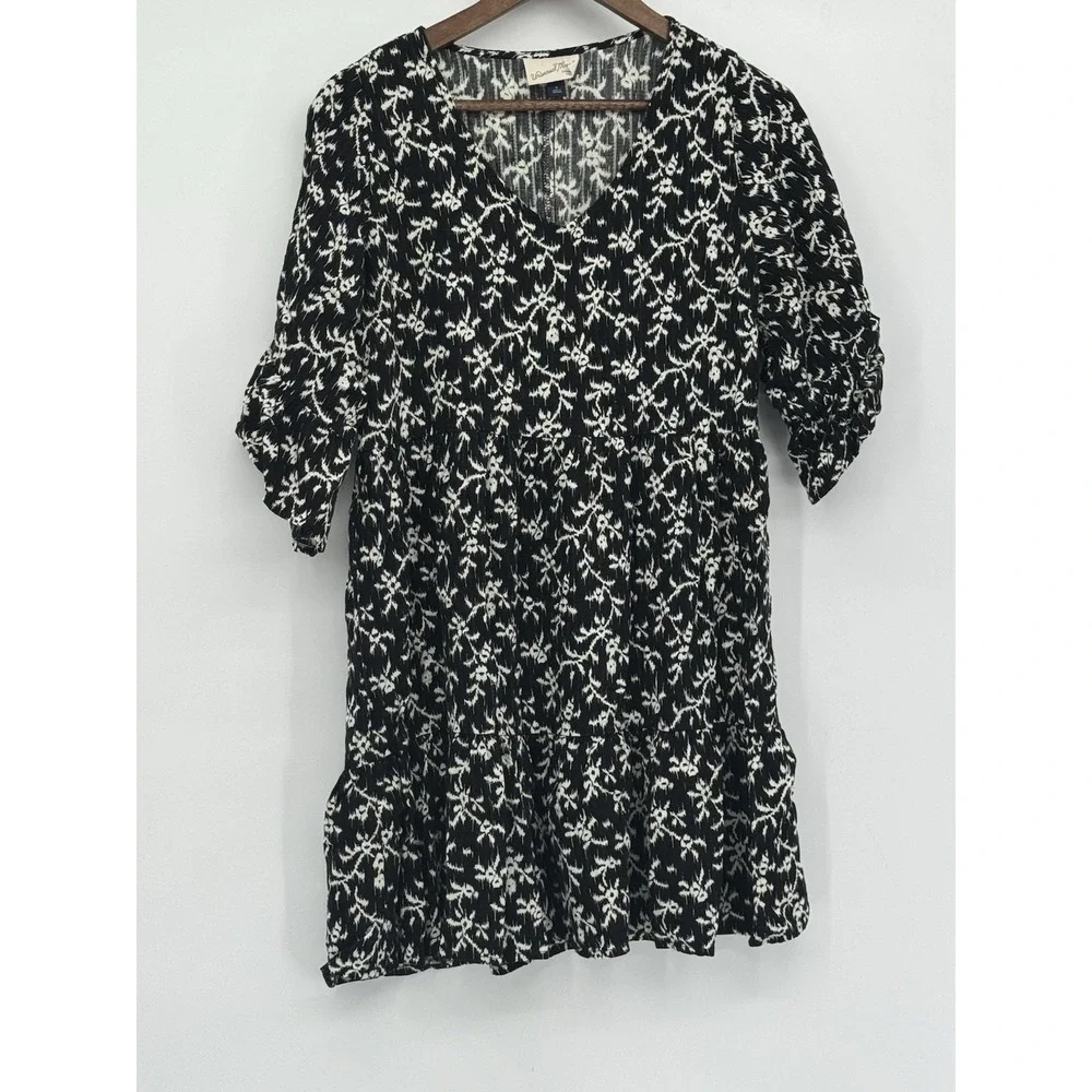 Universal Thread Black & White Floral V-neck Short Sleeve Dress‎ S Cottagecore